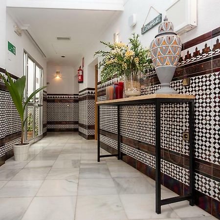 Hostal La Muralla Seville Exterior photo