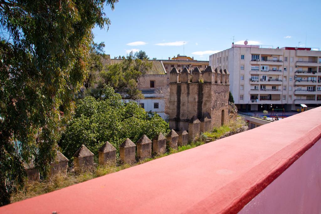 Hostal La Muralla Seville Exterior photo