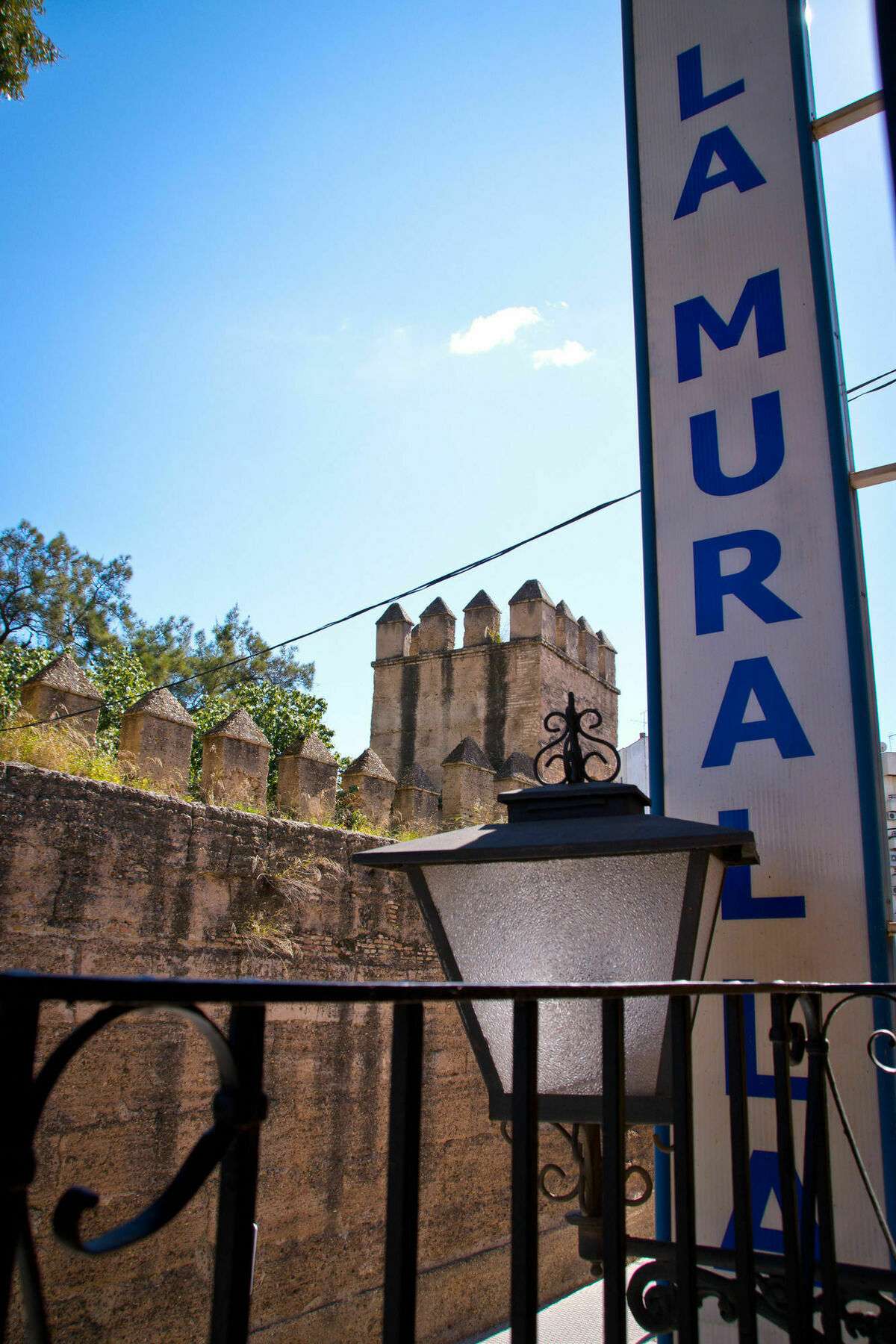 Hostal La Muralla Seville Exterior photo