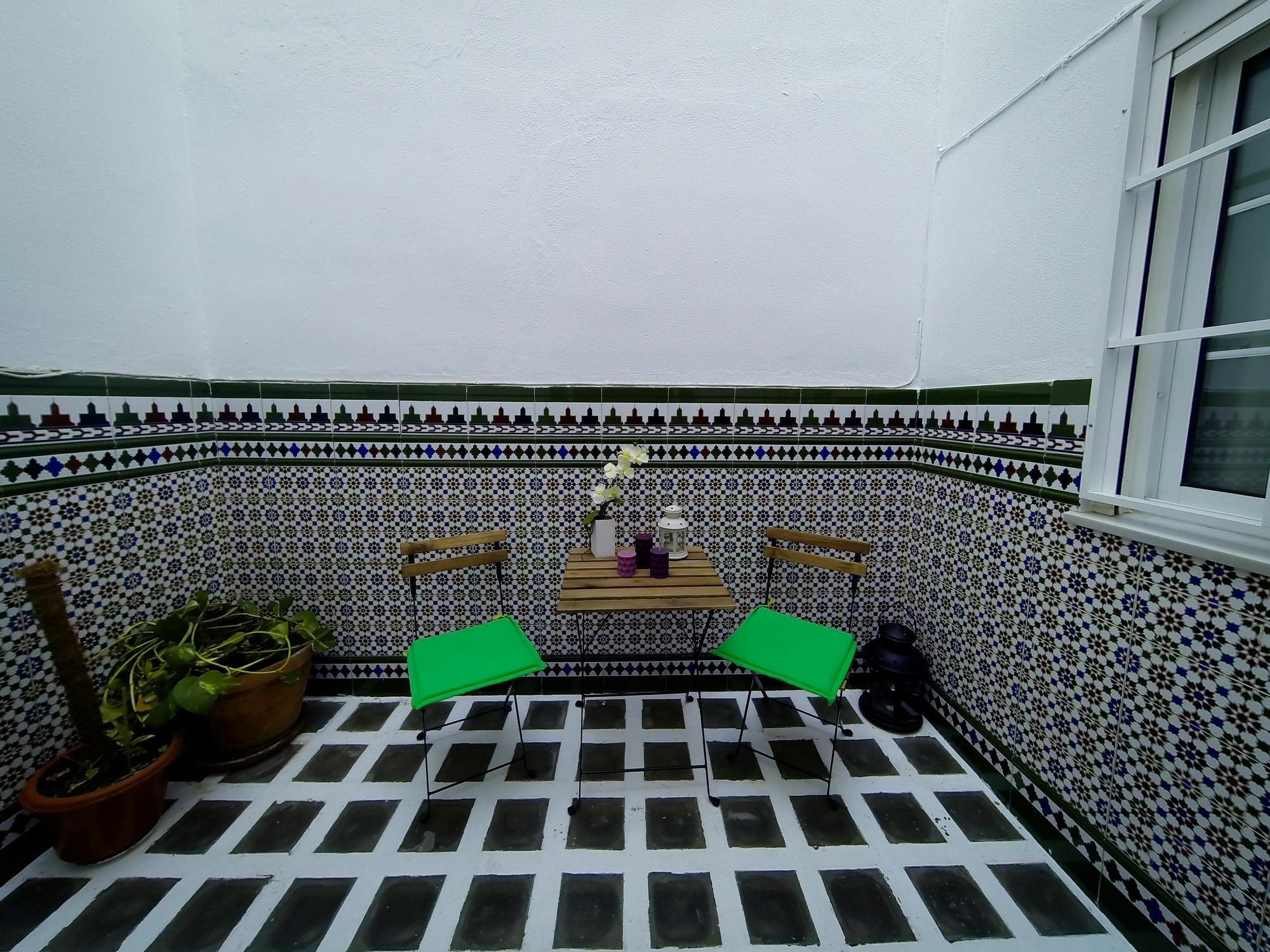 Hostal La Muralla Seville Exterior photo